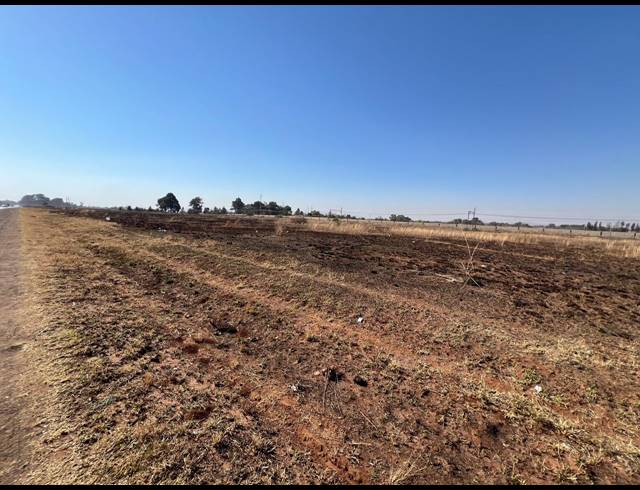 10,881M² VACANT LAND FOR SALE IN HIGHBURY